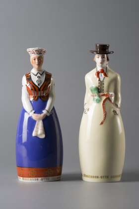 Turpinās darbs pie pētījuma - monogrāfijas “J. K. Jesena porcelāna fabrika”