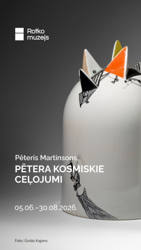 Izstādē “Pētera kosmiskie ceļojumi” eksponēti Pētera Martinsona porcelāna darbi no Rīgas Porcelāna muzeja krājuma.