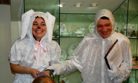 Lieldienu zaķis, porcelāns un tēja